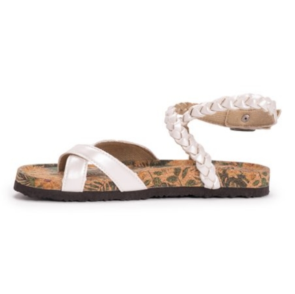 Muk Luks Pearlescent Leaf Sandals - Picture 2 of 10